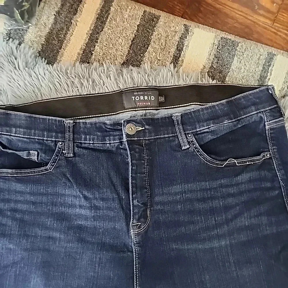 Torrid High waisted dark wash jeans. Size 22R - Picture 3 of 5
